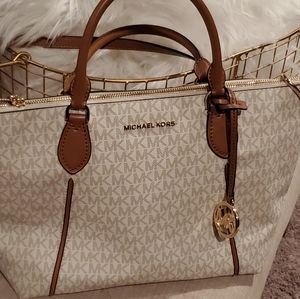 Michael Kors purse